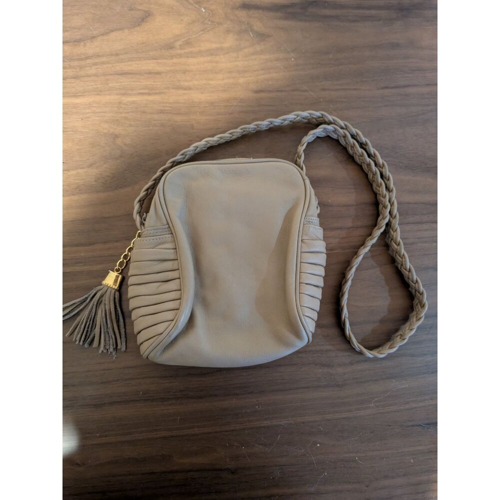 Vintage Brio! Beige Leather Handbag Purse 80s Pleated Side Pocket Braided Strap